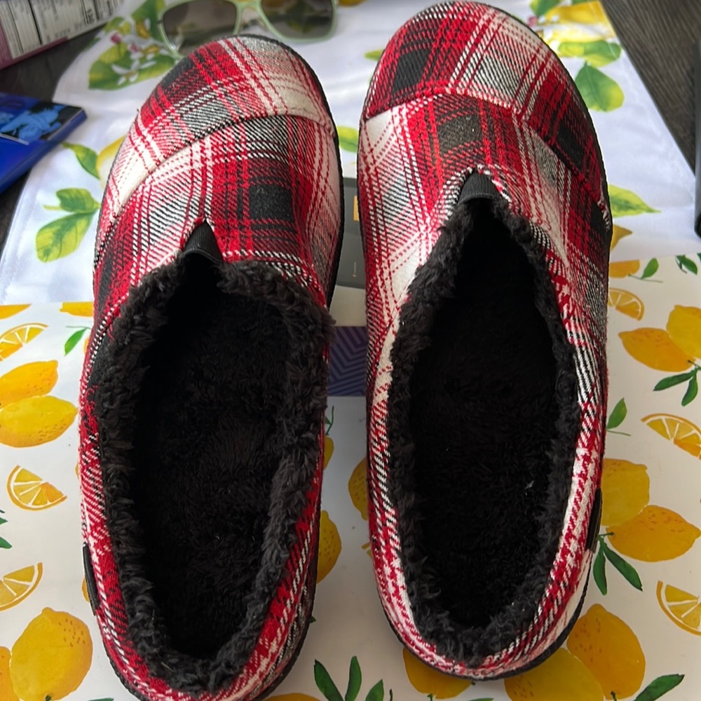 COPY - Mens Toms slippers. Red White Black Plaid Toms house slippers size 11.Me…